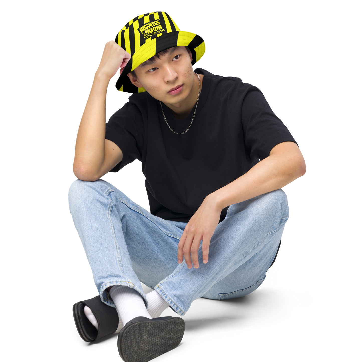 Toxic Reversible bucket hat